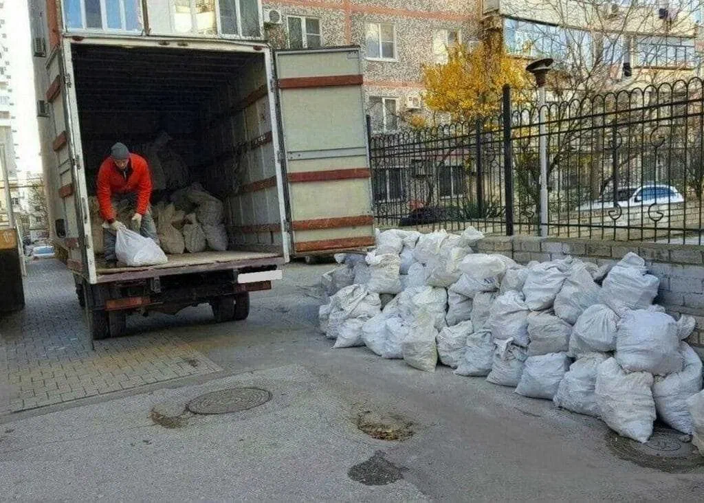Вывоз мусора после переезда в Санкт-Петербурге в октябре