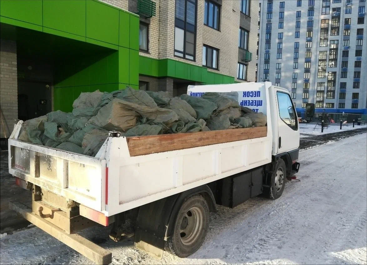 Вывоз мусора грузовым фургоном 3 тонны в Санкт-Петербурге — цена от 1435 руб., ПроМусор